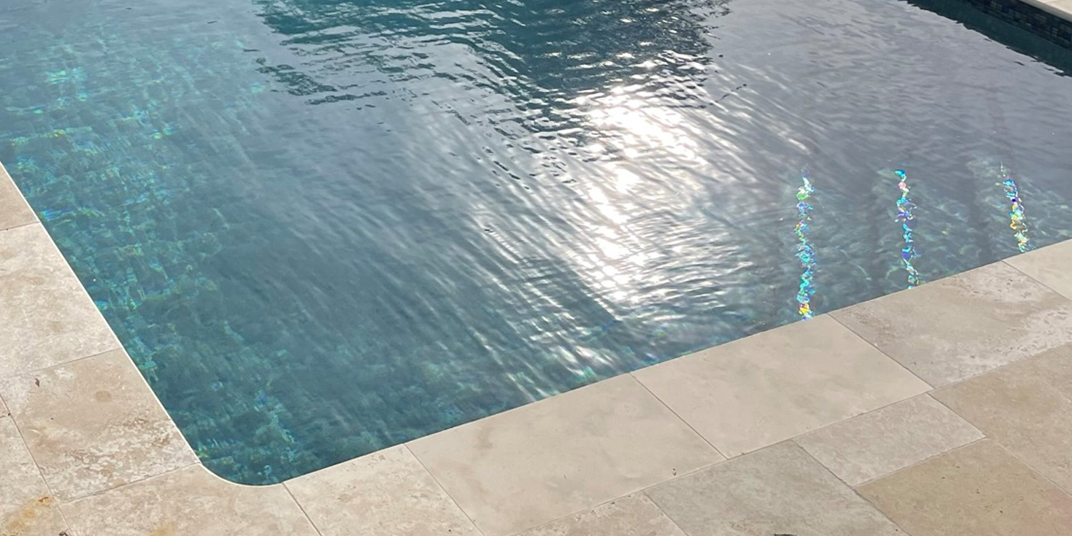 Piscine en mosaïque à Mougins