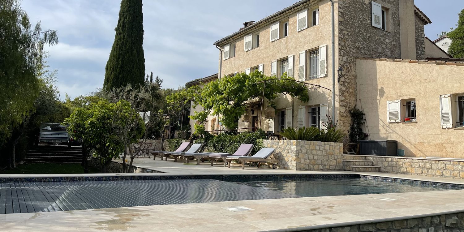 Piscine en mosaïque à Mougins